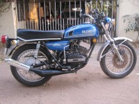 Blue Yamaha RD 350