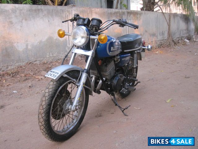 Blue Yamaha RD 350 Blue Yamaha RD 350