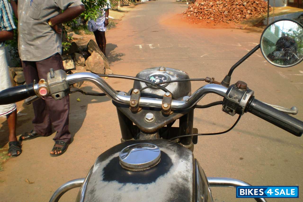 Black Yamaha Rajdoot Black Yamaha Rajdoot