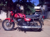 Red Yamaha RD 350