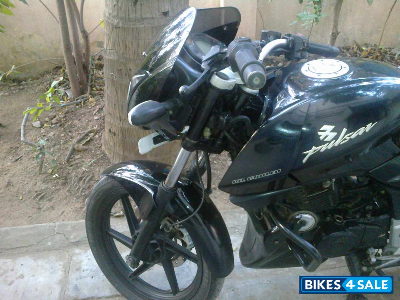 Black Bajaj Pulsar 200 DTSi Black Bajaj Pulsar 200 DTSi