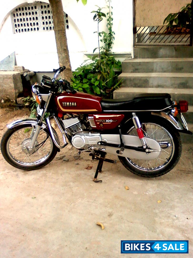 Red Yamaha RX 135 Red Yamaha RX 135