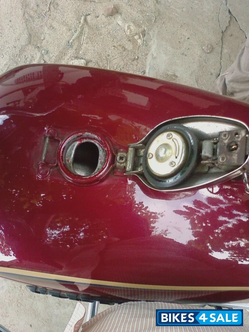 Red Yamaha RX 135 Red Yamaha RX 135