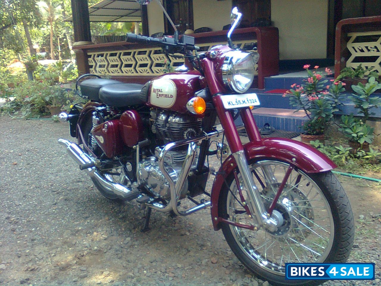 Red Royal Enfield Classic 350