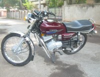 Maroon Yamaha RX 135