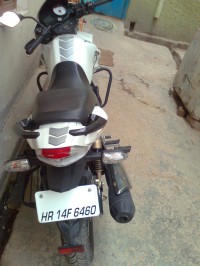 White TVS Apache RTR 180