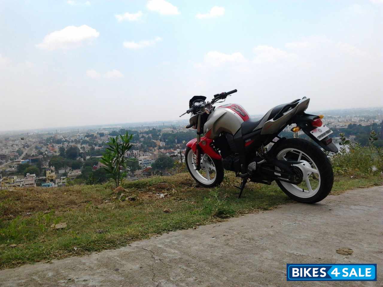 Silver-red Yamaha FZ-S