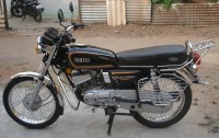 Black Yamaha RX 135