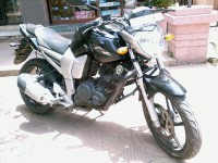 Black Yamaha FZ16