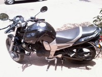 Black Yamaha FZ16