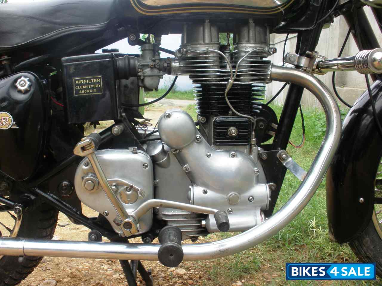 Black Royal Enfield Bullet Standard 350 Black Royal Enfield Bullet Standard 350