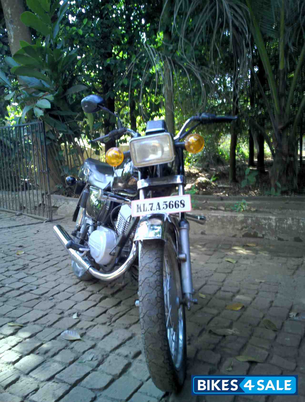 Second hand Yamaha Rajdoot in Ernakulam. Full plating and engine work ...