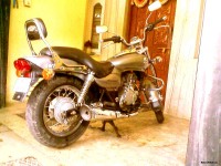 Silver Grey Bajaj Avenger 180 DTS-i