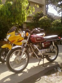 Maroon Yamaha RX 135