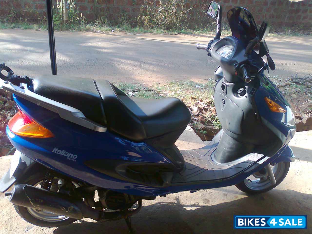 Used 2006 model Kinetic Blaze for sale in Kozhikode. ID 52909. Blue ...