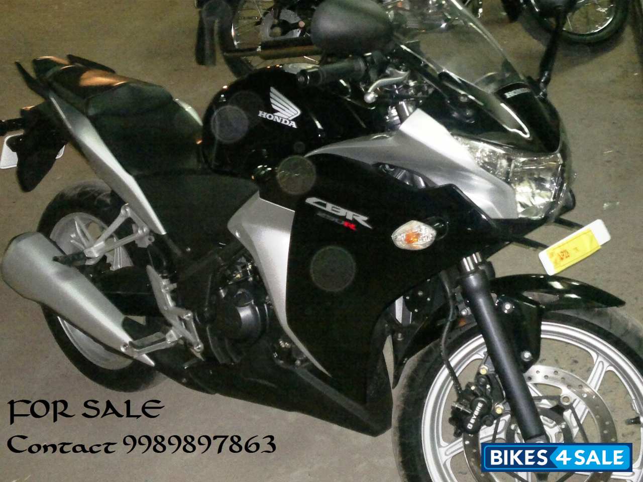 Black Honda CBR 250R