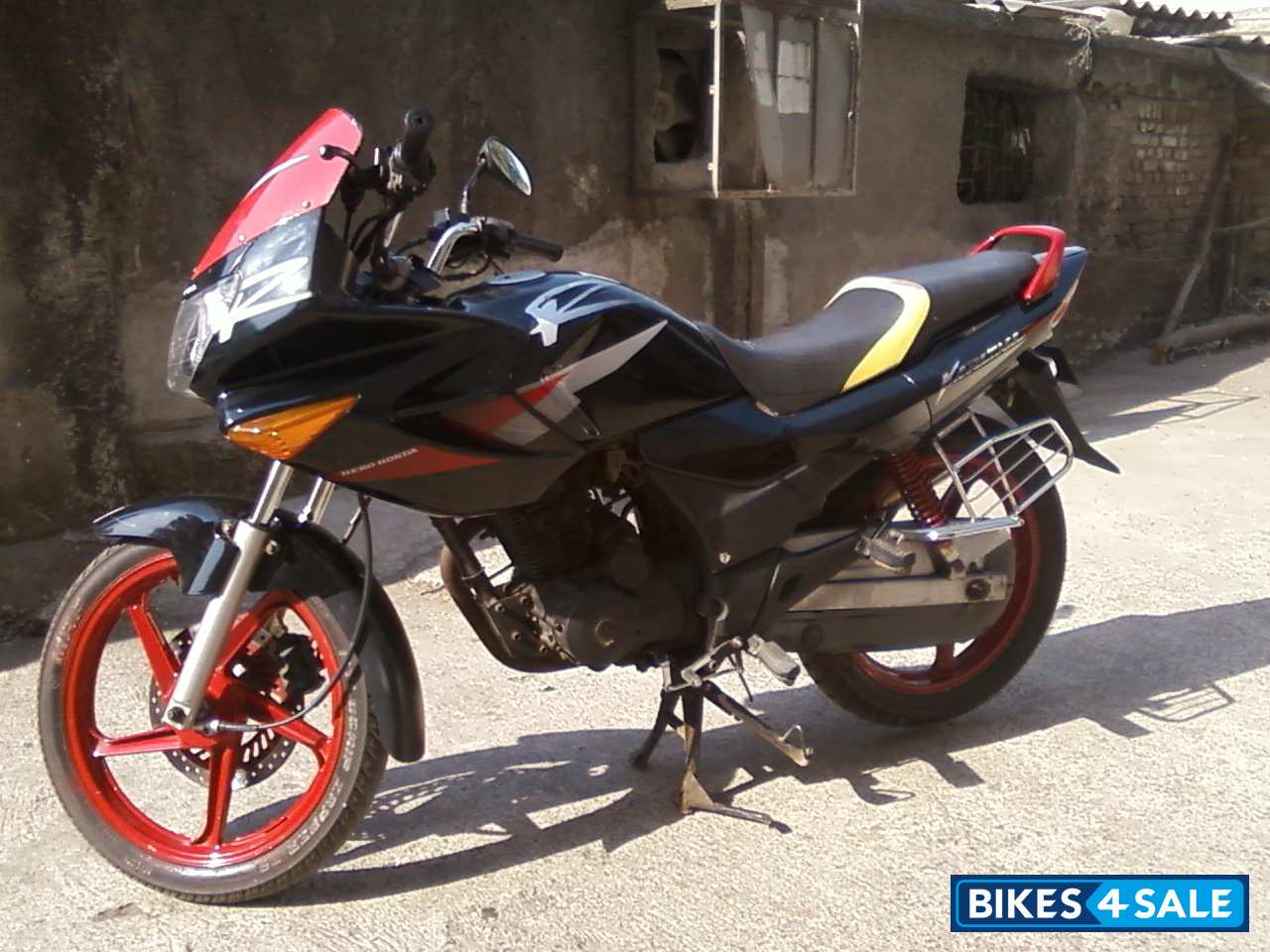 Black Hero Karizma R Black Hero Karizma R