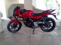 Red Bajaj Pulsar 180 DTSi