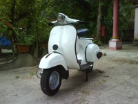 White Bajaj Super