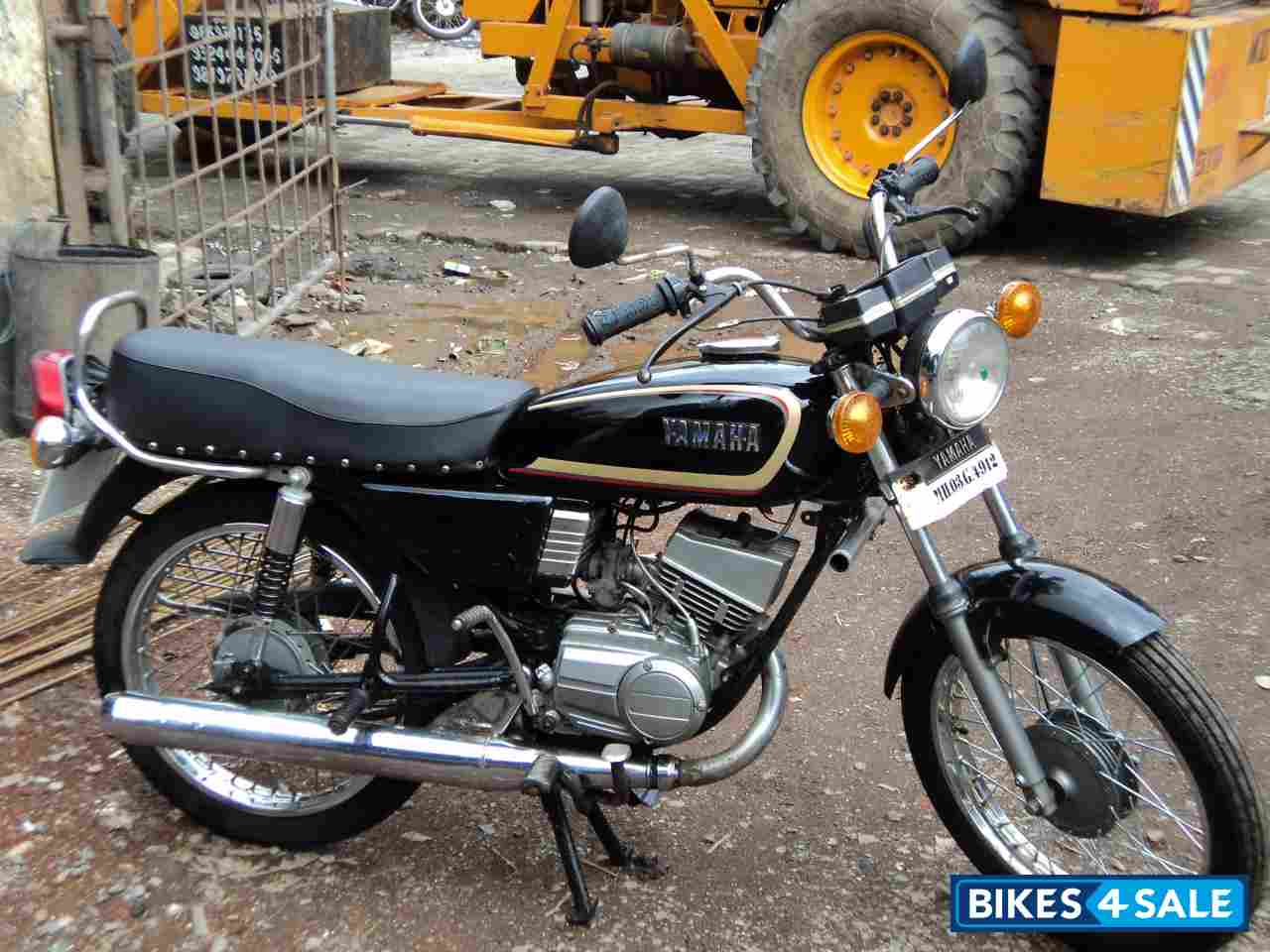 Black Yamaha RX 100