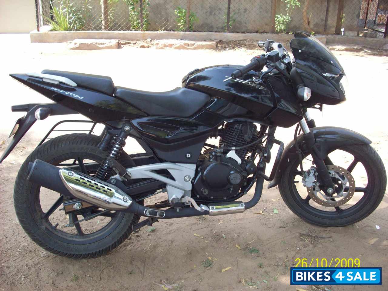 Black Bajaj Pulsar 180 DTSi