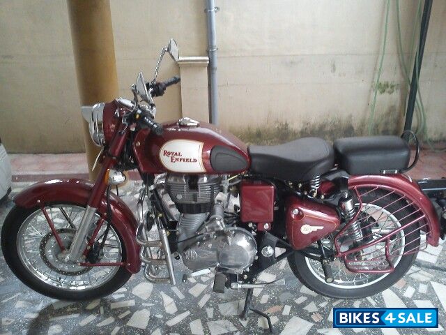 Meroon Royal Enfield Classic 350