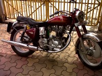 Maroon Royal Enfield Bullet Standard 350