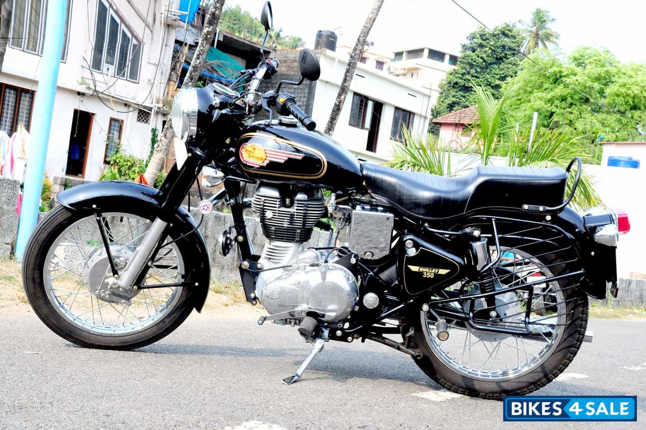 Black Royal Enfield Bullet 350 Twinspark