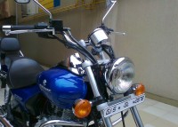 Blue Bajaj Avenger 220 DTS-i