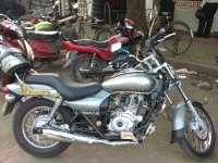 Grey Silver Bajaj Avenger 220 DTS-i