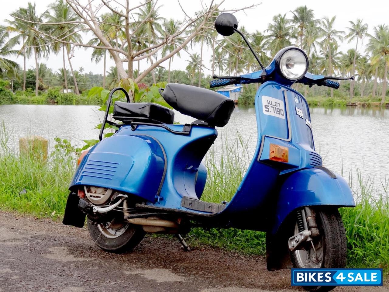 bajaj chetak old model price