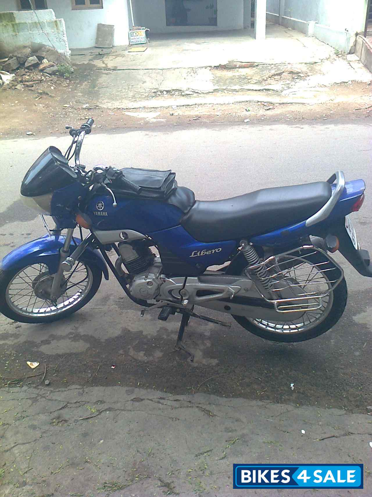 Blue Yamaha Libero