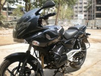 Black Bajaj Pulsar 220 DTSi