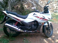 White Hero Karizma R