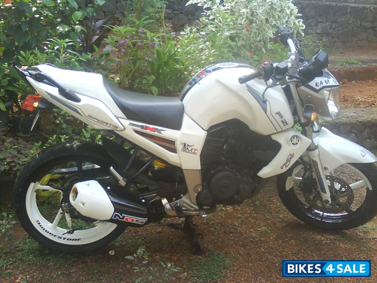 White( Modified) Yamaha FZ16