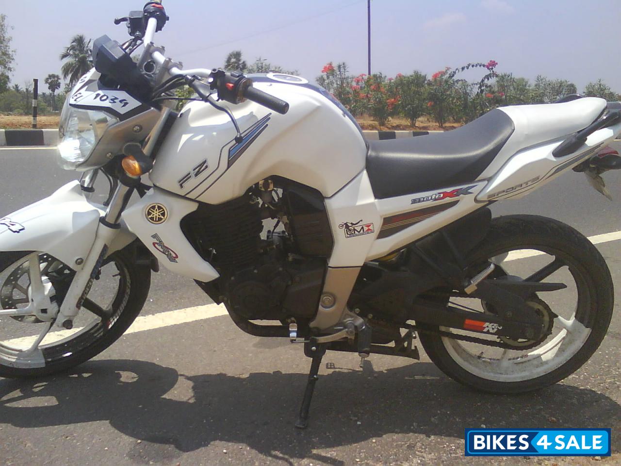 White( Modified) Yamaha FZ16