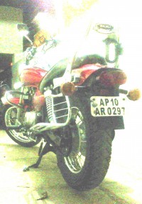 Cocktail Wine Red Bajaj Avenger 200 DTS-i