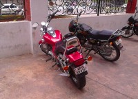 Cocktail Wine Red Bajaj Avenger 200 DTS-i