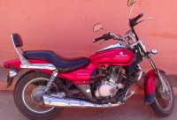 Cocktail Wine Red Bajaj Avenger 200 DTS-i