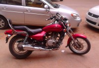 Cocktail Wine Red Bajaj Avenger 200 DTS-i