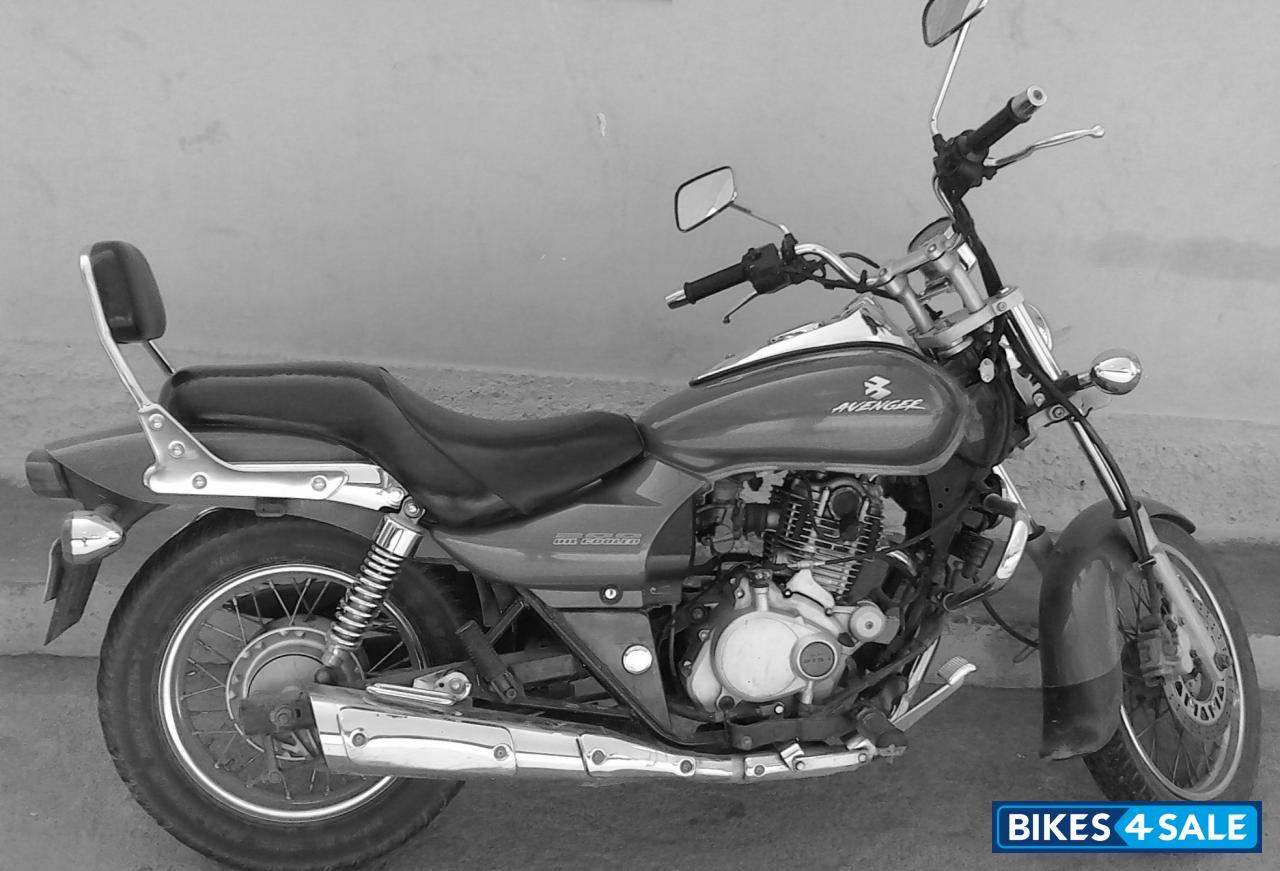 Cocktail Wine Red Bajaj Avenger 200 DTS-i