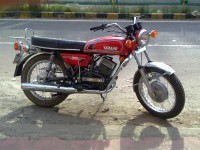 Red Yamaha RD 350