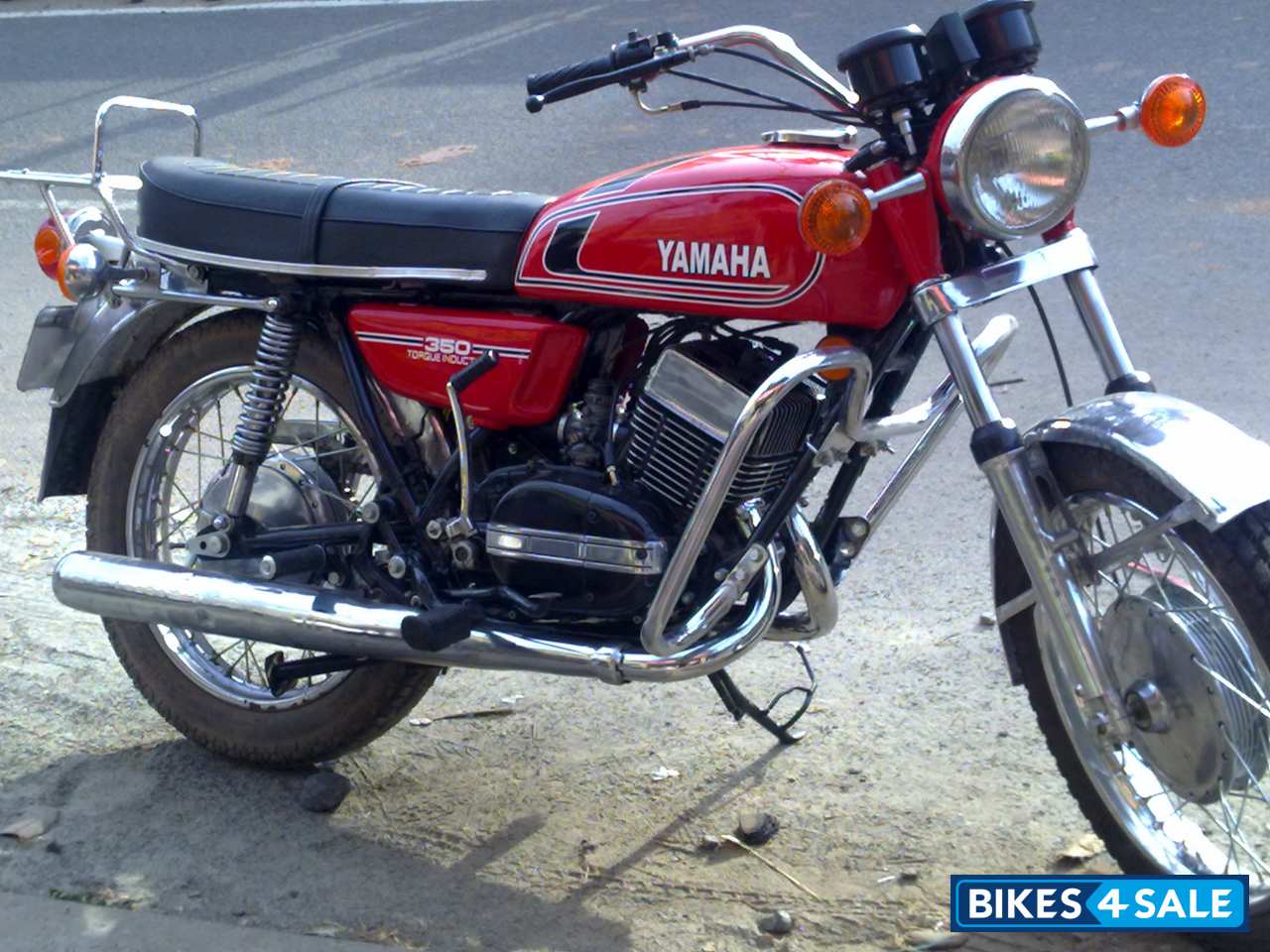 Red Yamaha RD 350