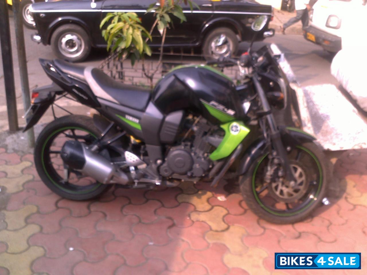 Black Green Yamaha FZ-S