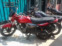 Red Bajaj Platina 125 DTS-Si