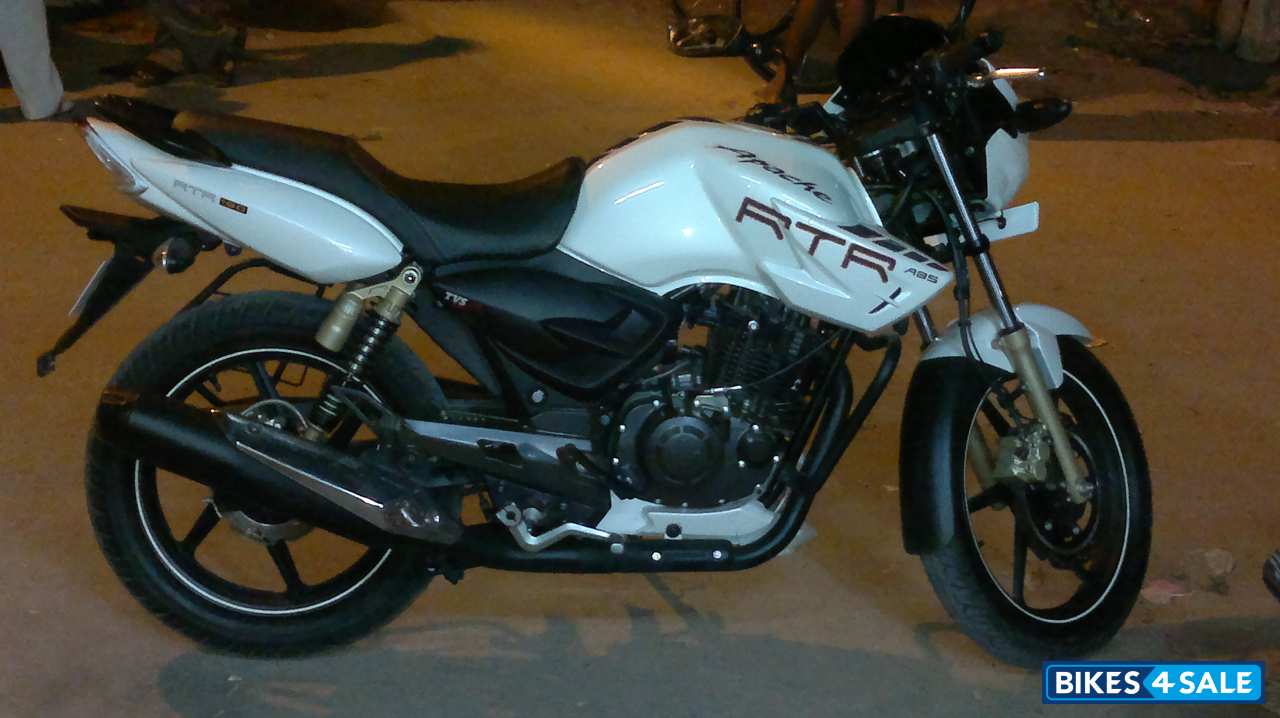 White TVS Apache RTR 180 ABS