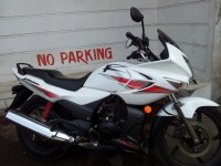 White Hero Karizma R