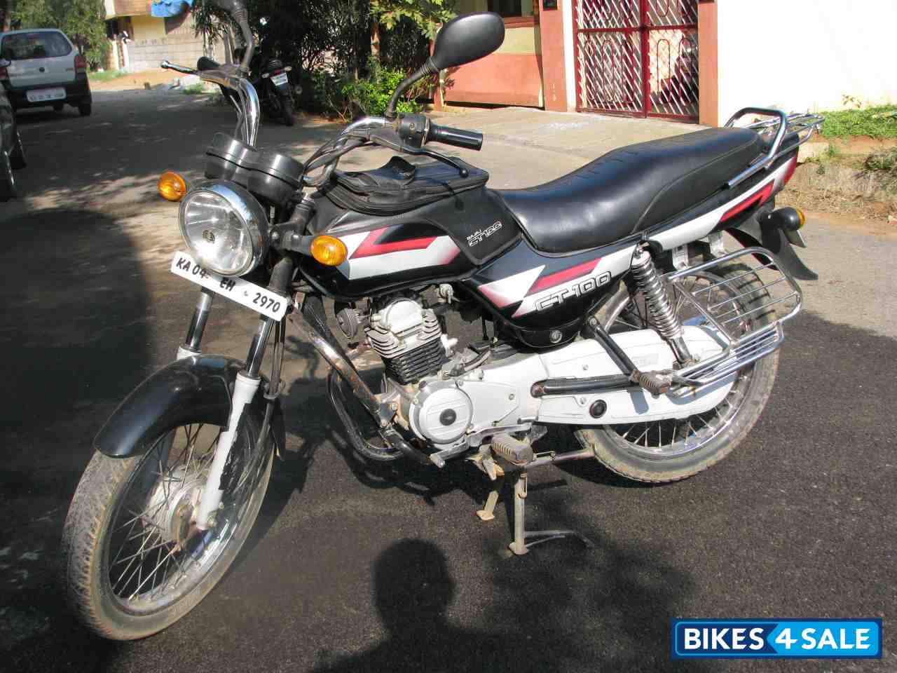 Black Bajaj CT 100 Black Bajaj CT 100