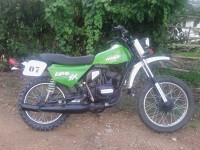 White Yamaha RX 100