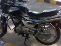 Black TVS Victor GX125